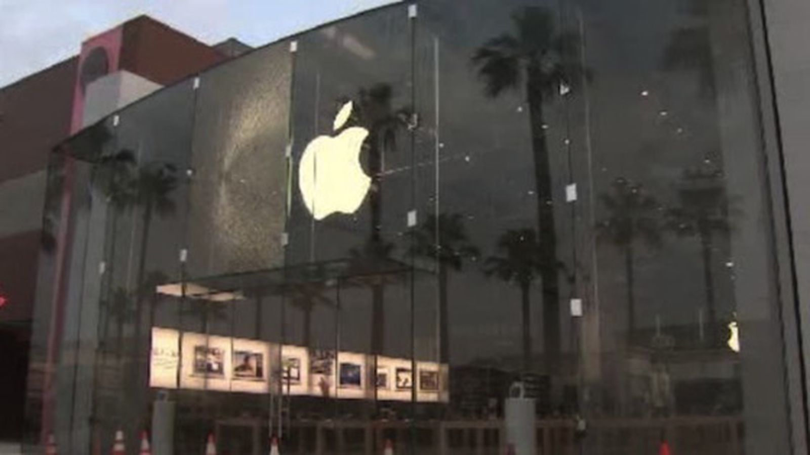 The Apple Store at Highland Village, in Houston, Texas.