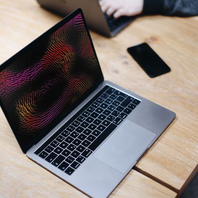 macbook pro screensaver table