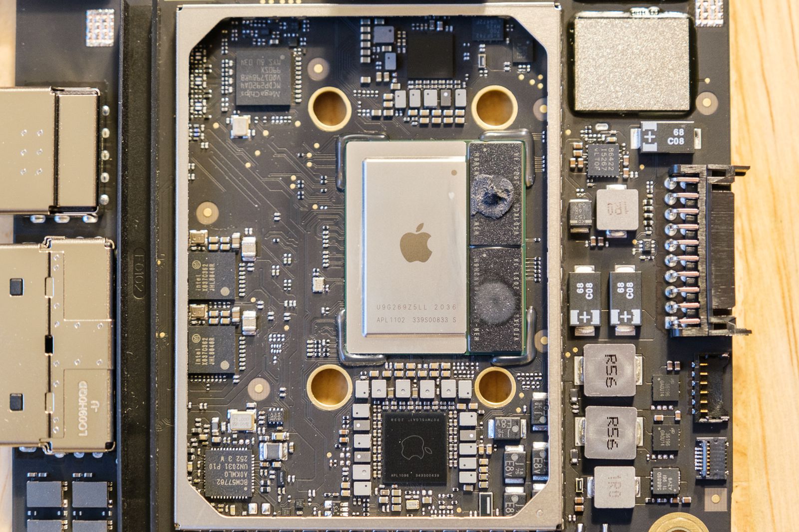 mac-mini-teardown-provides-real-world-look-at-m1-chip-on-smaller-logic