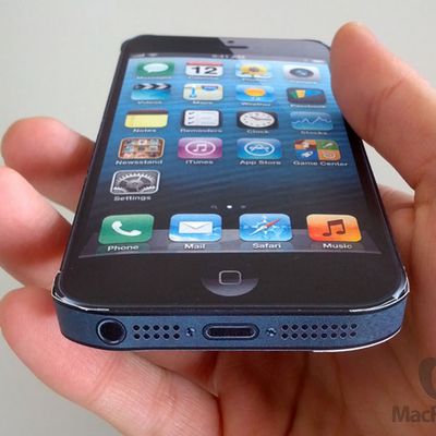 iphone 5 in hand