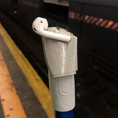 lost airpods nyc subway