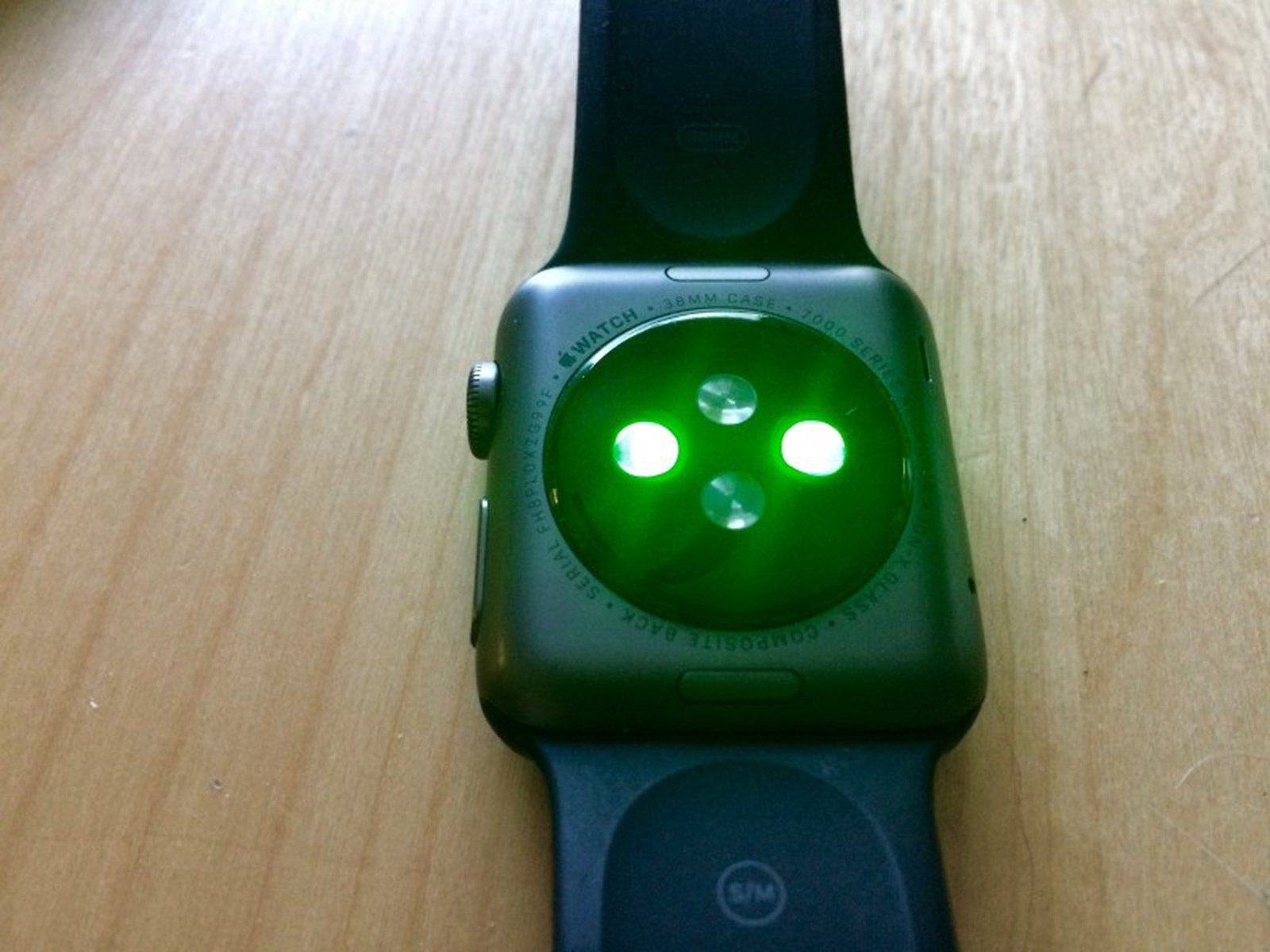 Почему мигают смарт часы. Эппл вотч фонарик зелёный. Эпл вотч 7 зеленые. Эпл вотч 8 зеленые. Apple watch Ultra зеленый.