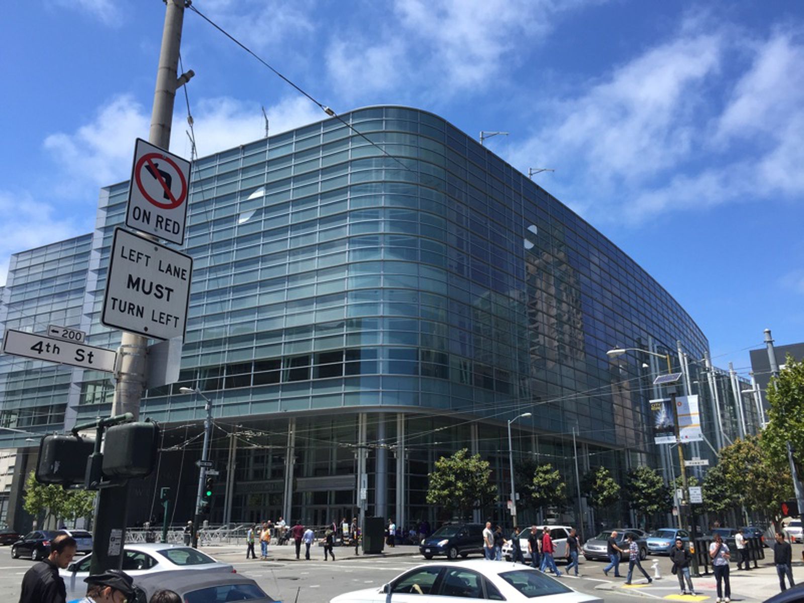 C centre. WWDC 2015. Центр Москоне. Центр. Central c.