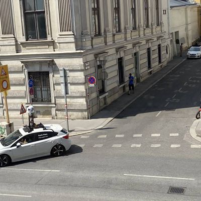 apple maps vehicle austria