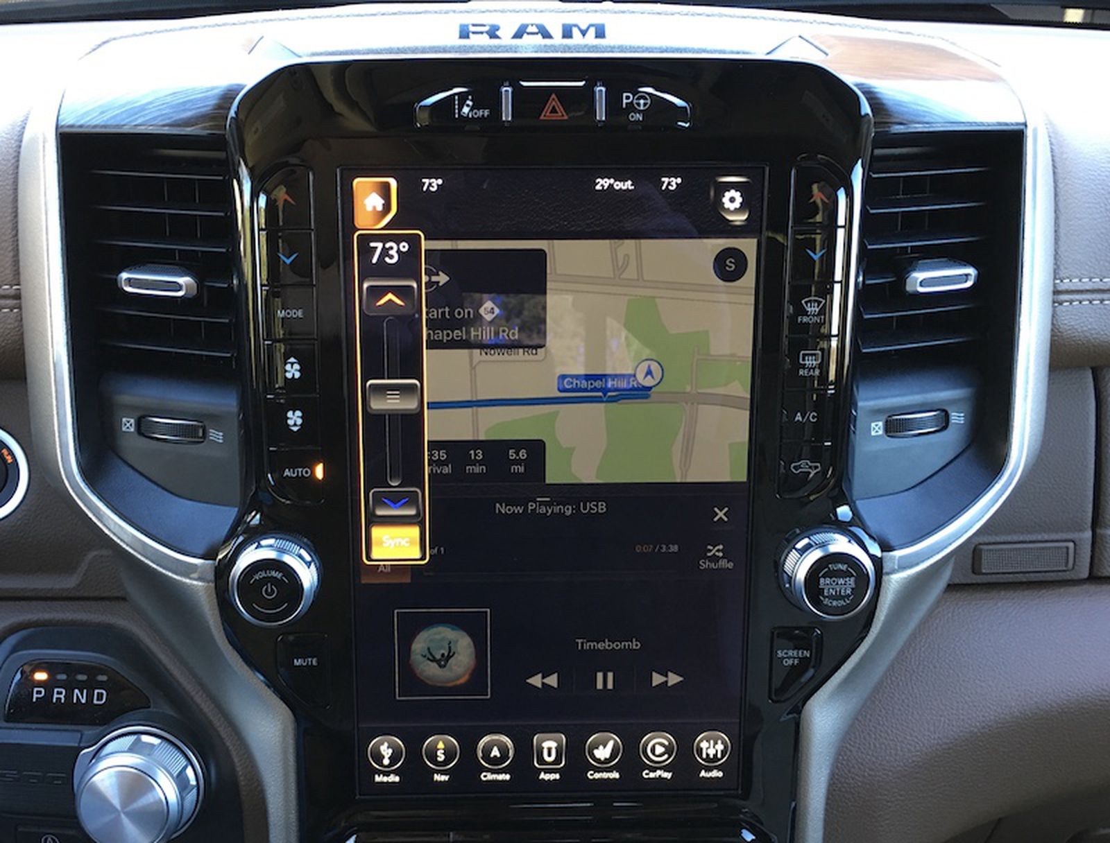 Review 2019 Ram 1500 Offers a 12.3Inch Portrait Display With CarPlay Support MacRumors