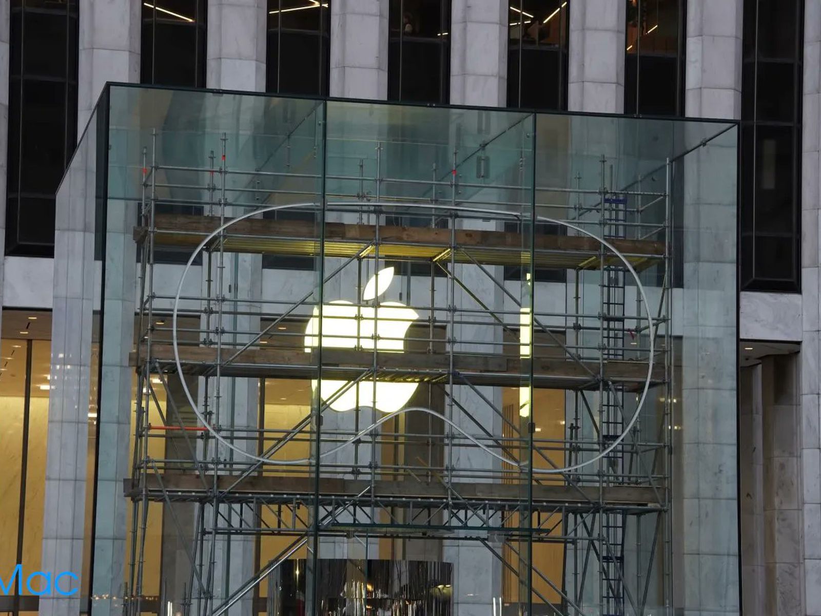 Apple's Fifth Avenue Store Vision Pro Installation Is Shaping Up to Be a  Spectacle - MacRumors