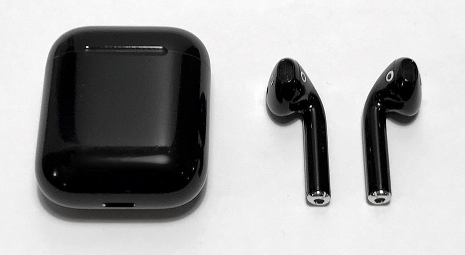 Apple To Release AirPods With New Coating And Black Color In The Spring ...