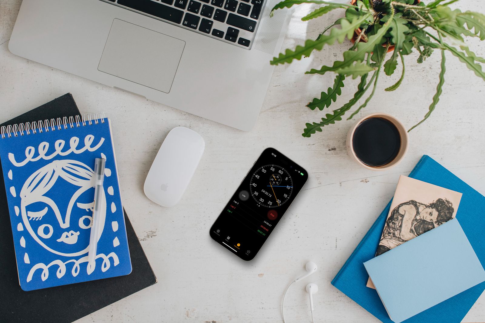 How to Switch From Digital to Analog Stopwatch on iPhone and Mac