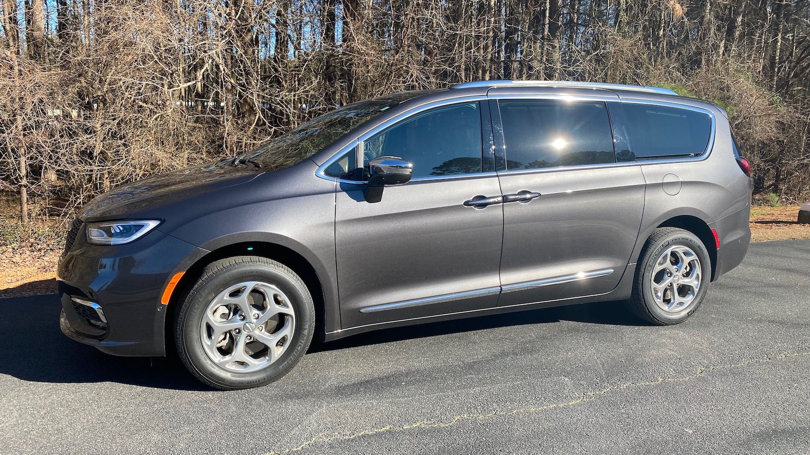 2021 Chrysler Pacifica Uconnect 5 and Wireless CarPlay Review MacRumors