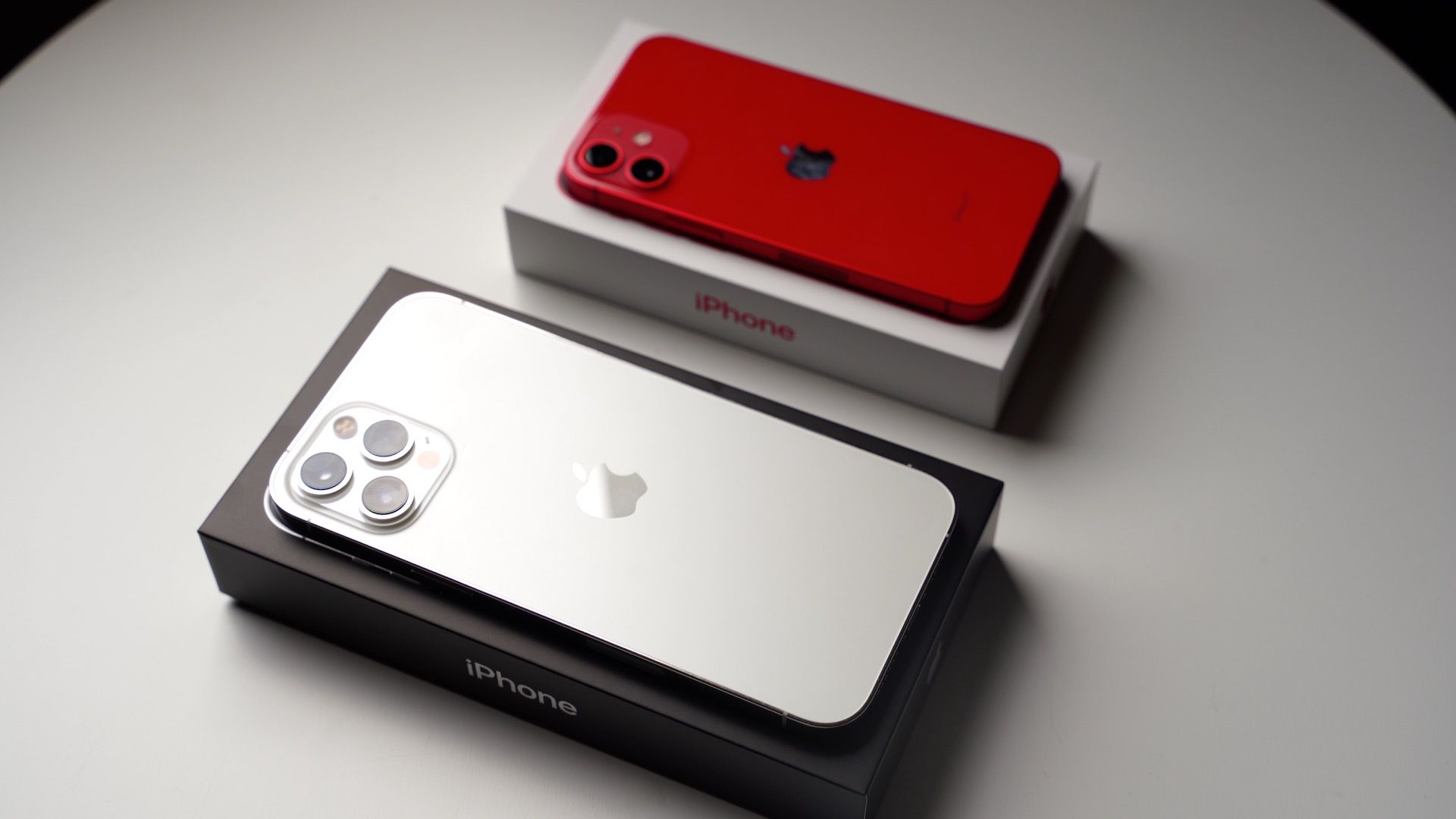 Hands-On With the New iPhone 12 Pro Max and iPhone 12 Mini - MacRumors