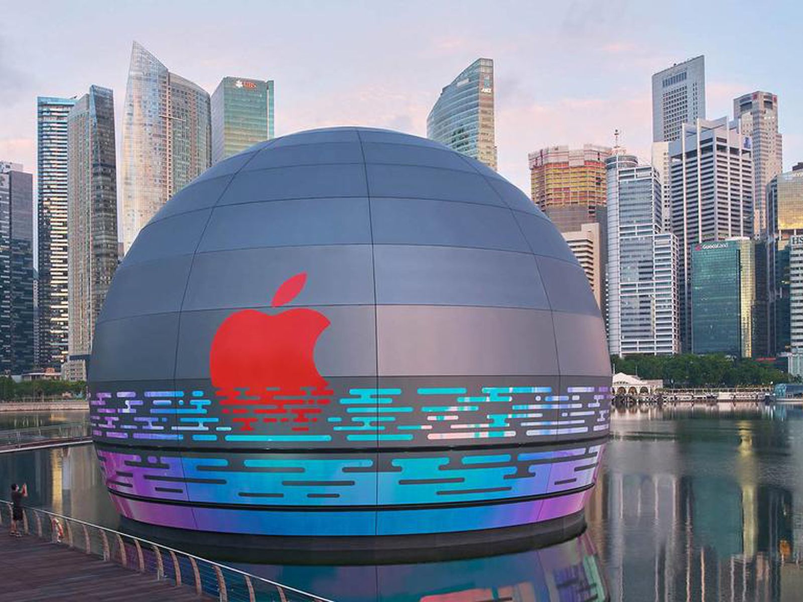 Singapore's Marina Bay Sands Apple Store Is Now Open