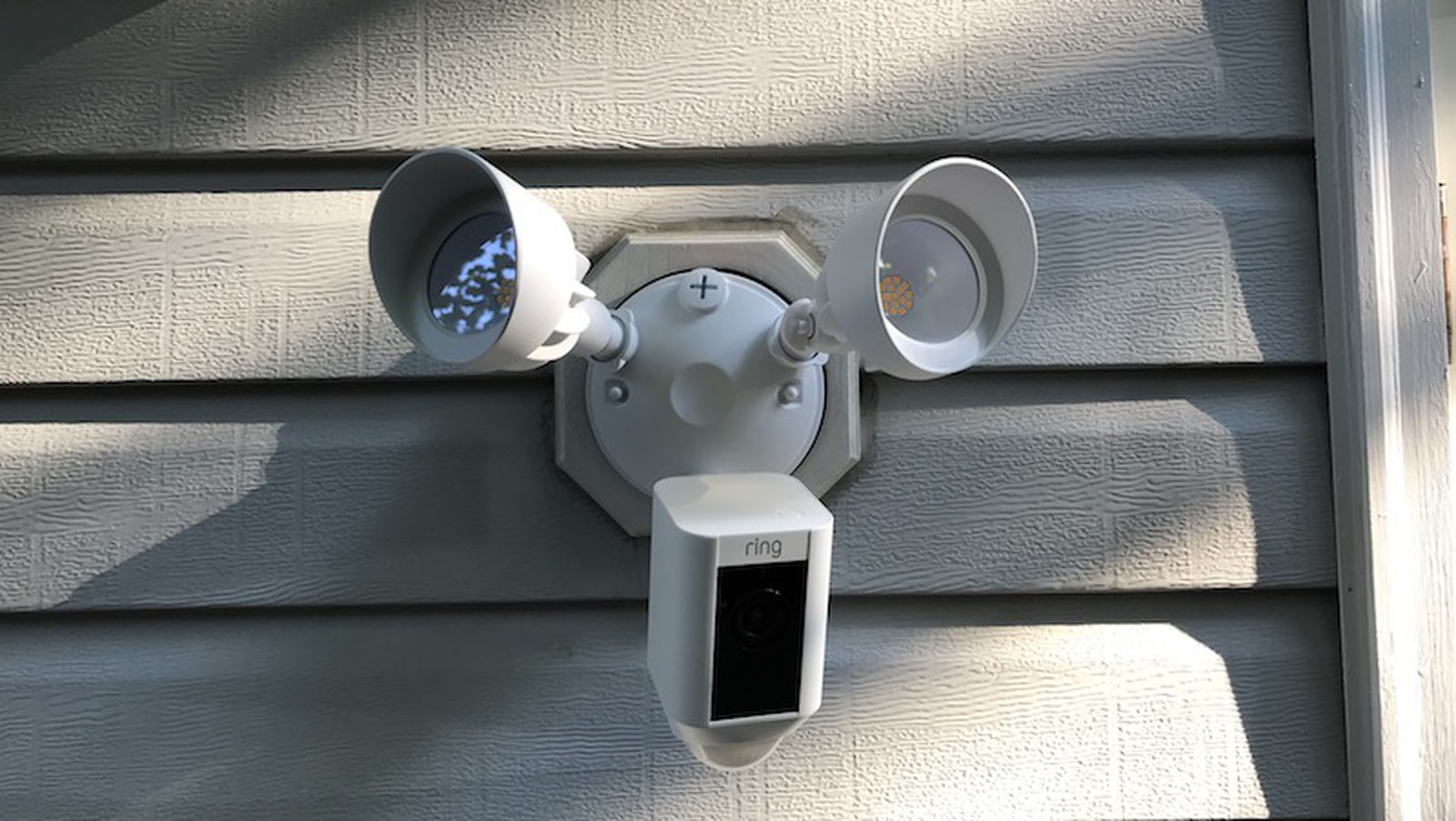 Review Ring's Floodlight Cam Offers Convenient Home Security, but