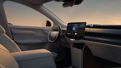 Пространственное аудио в CarPlay теперь доступно в автомобилях Volvo