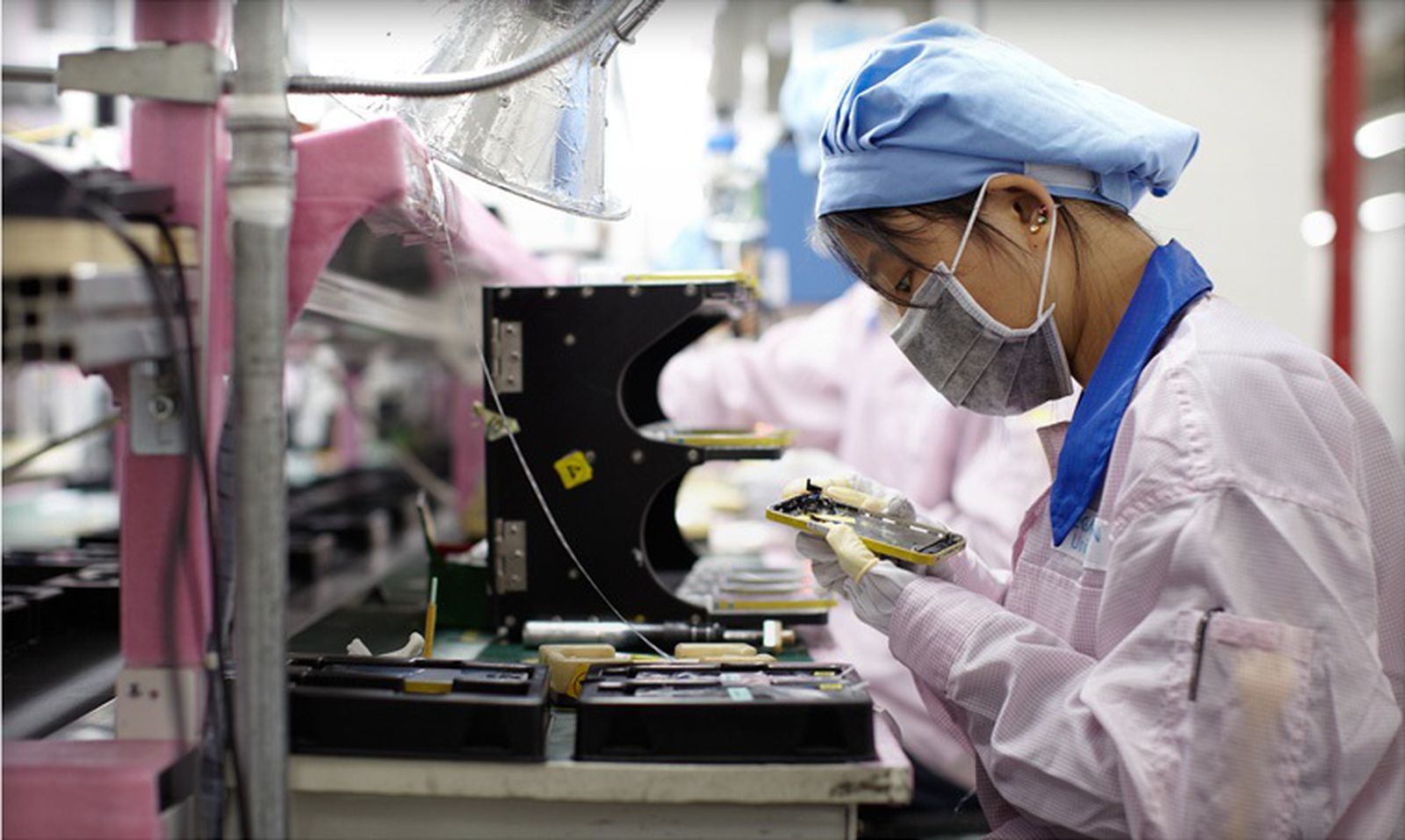 photo of iPhone 12 Production Lines at Foxconn's Zhengzhou Factory in China Running '24 Hours a Day' image
