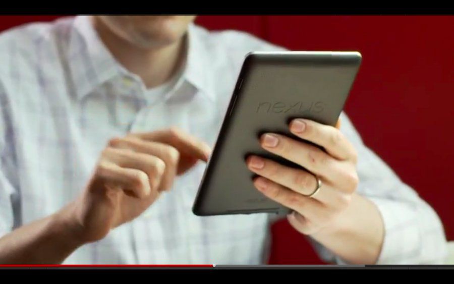 steve jobs criticizes 7 inch tablets says 10 inches minimum image