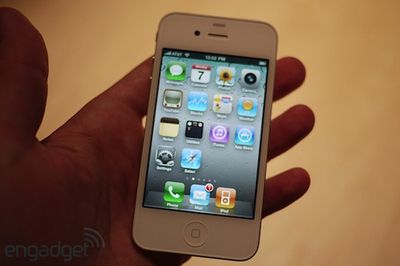 164250 engadget white iphone 4