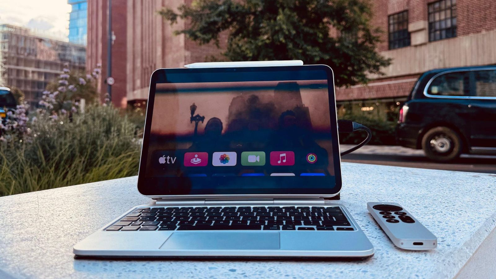Apple TV Go: iPad Pro Modded Into Portable tvOS Device - MacRumors