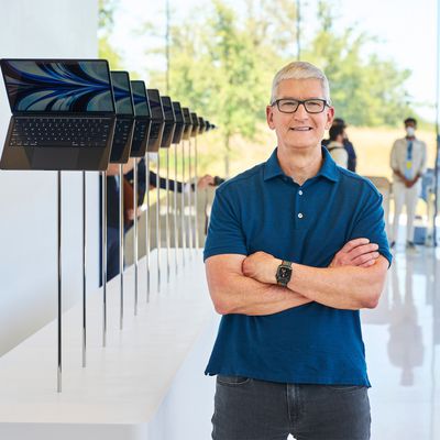 Tim Cook M2 MacBook Air