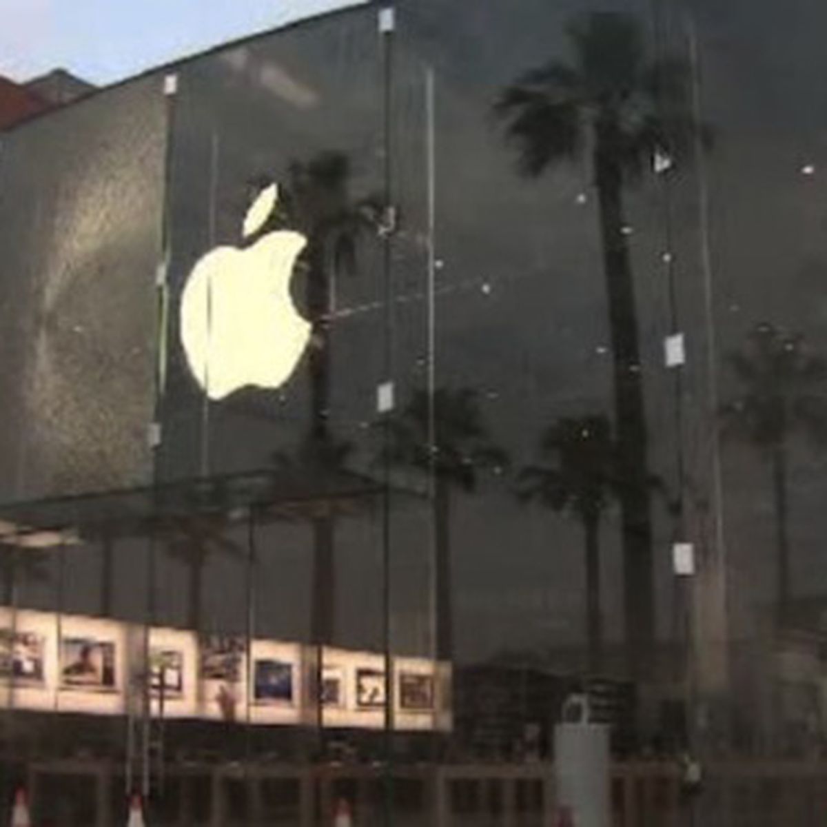 Apple Store in Houston's Highland Village to reopen following