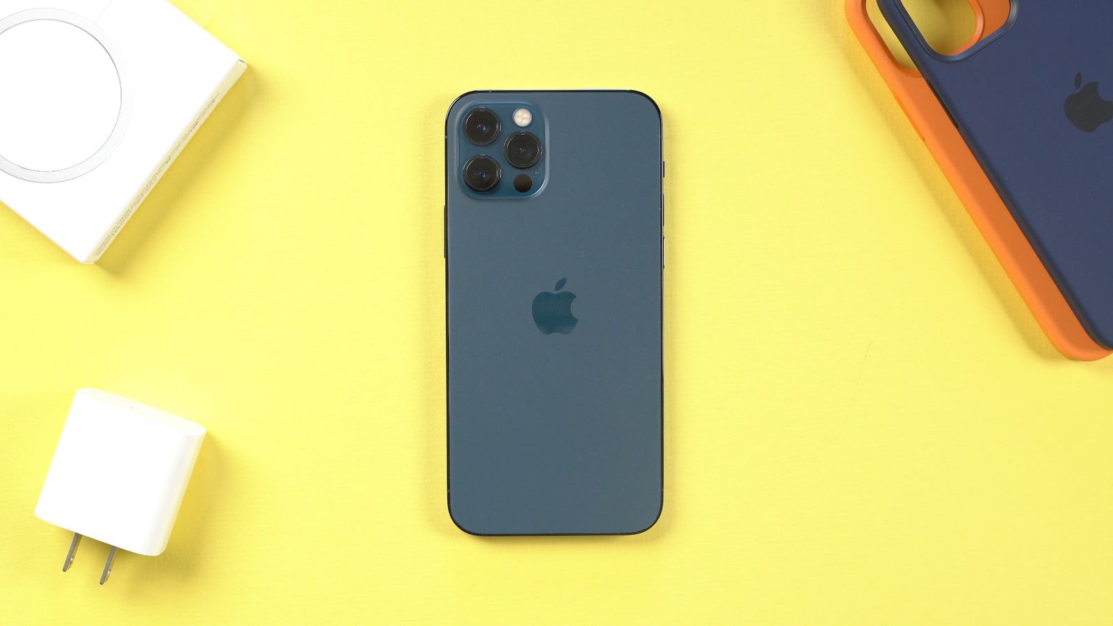 Hands On With The New Iphone 12 Pro Macrumors
