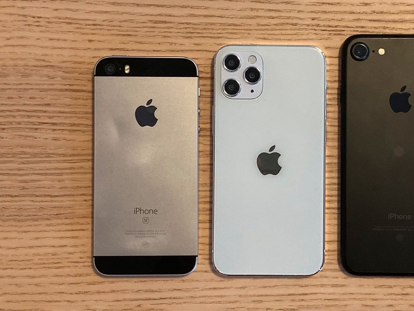 antydning amme Lade være med 5.4-Inch iPhone 12 Model Size Compared to Original iPhone SE and iPhone 7 -  MacRumors