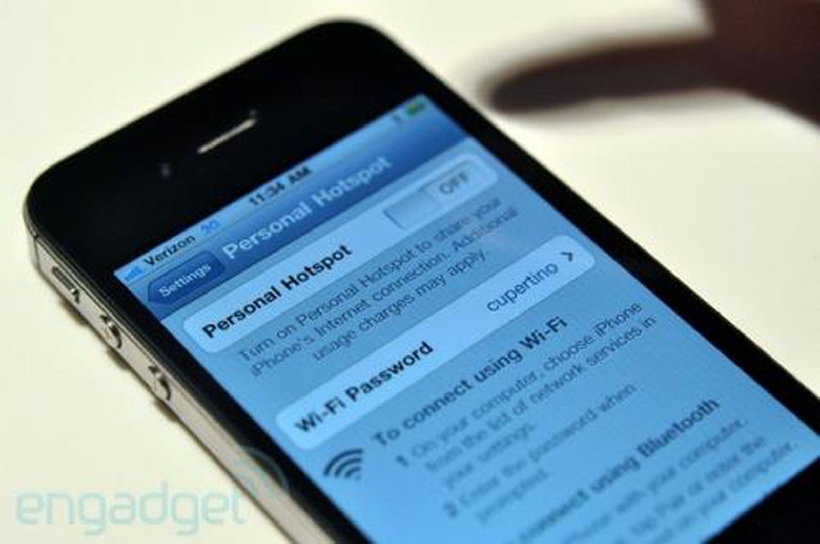 Verizon iPhone Launches with Mobile Hotspot and Redesigned Antenna