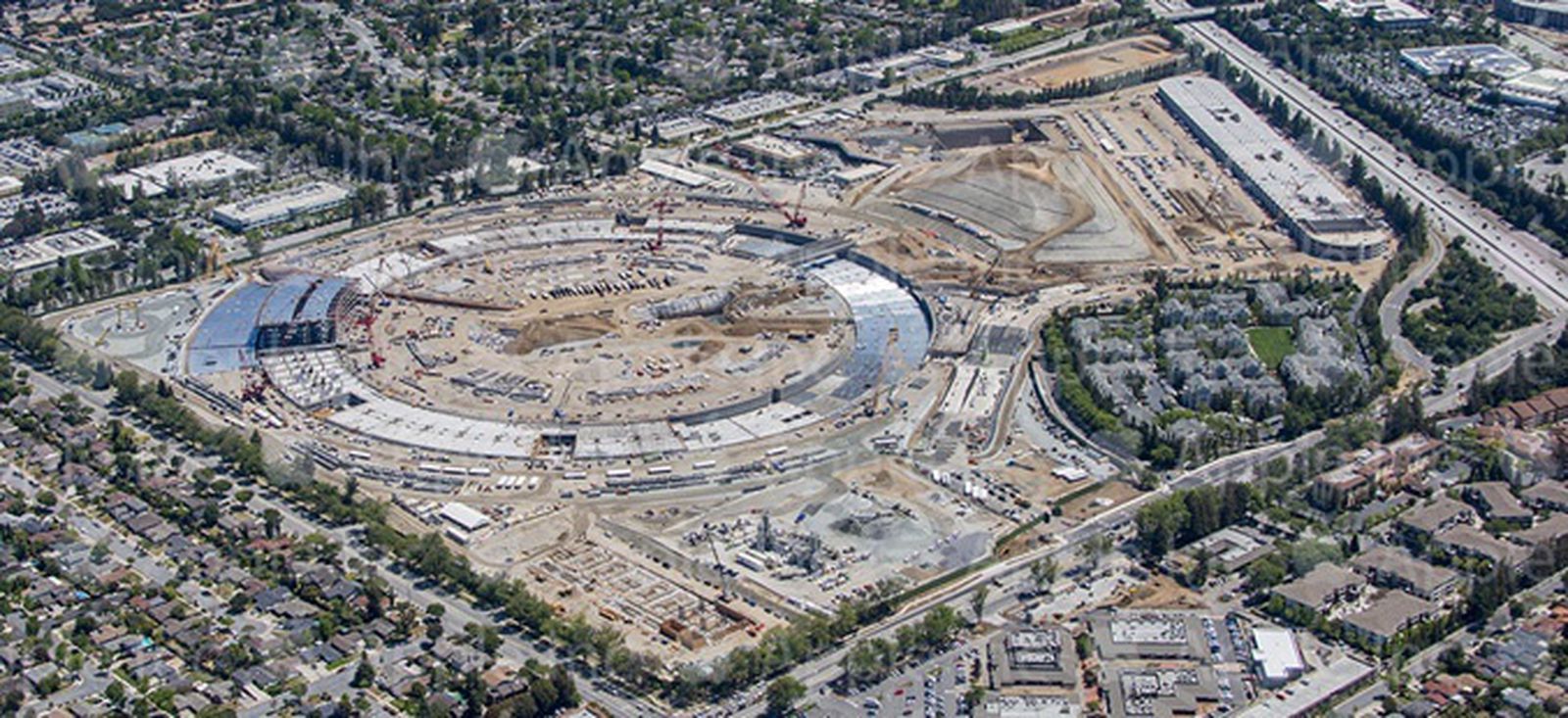 Кампус 2. Apple Austin Campus. Apple Campus 2 огромные двери.