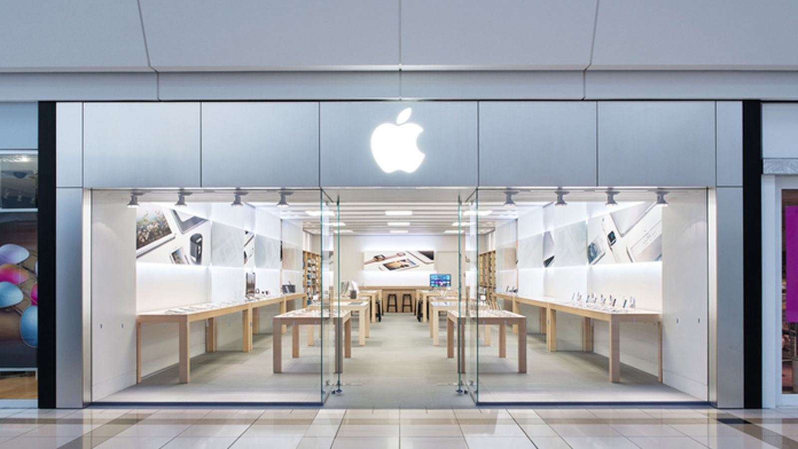 Friendly Center - Apple Store - Apple