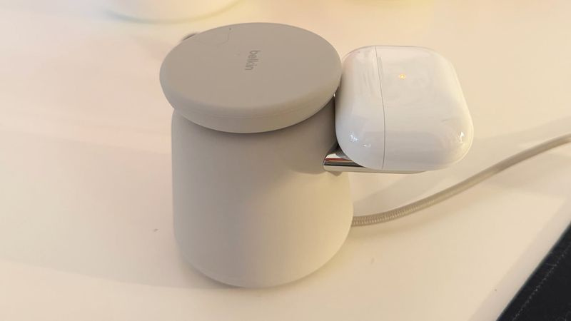 Belkin BoostCharge Pro 2-in-1 Wireless Charging Dock with MagSafe
