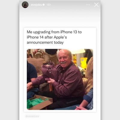 eve jobs iphone 14 pro meme
