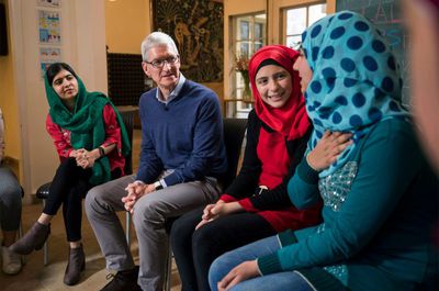 Tim Cook visits students Beirut Lebanon 01212018