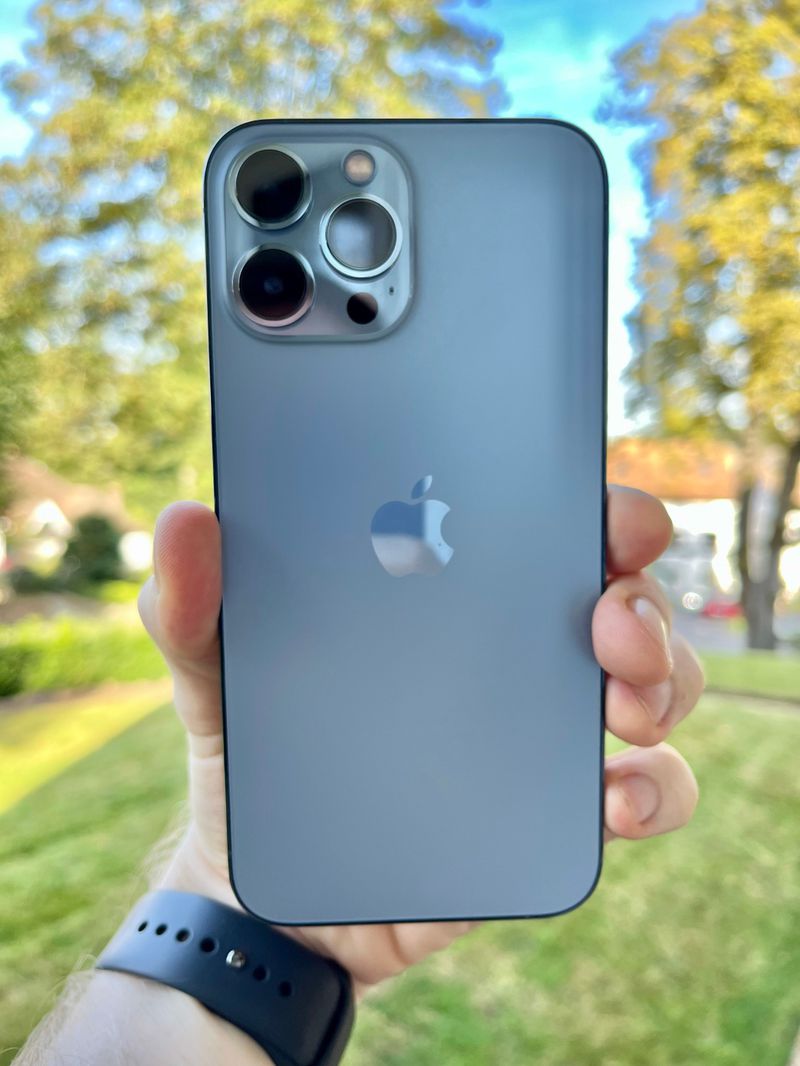 First Sierra Blue Iphone 13 Pro Photos Show Stunning New Color Macrumors