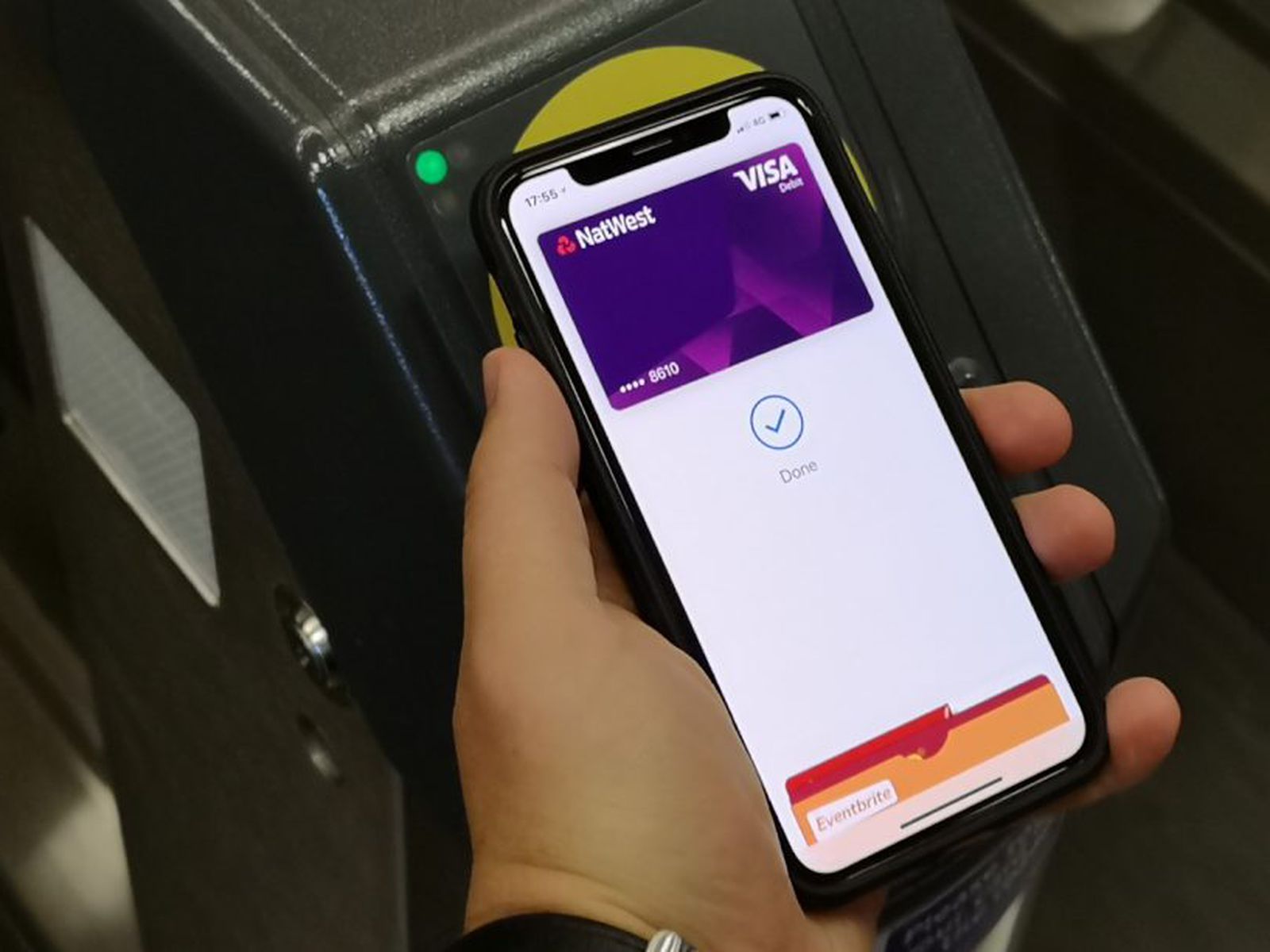 Iphone pay. Apple pay iphone. Плата Apple pay. Что такое Apple pay на айфоне. Iphone XS Apple pay.