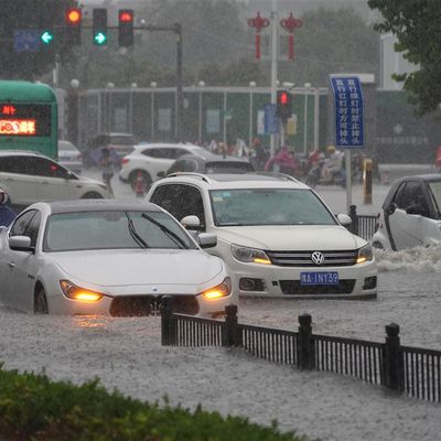 china floods foxconn