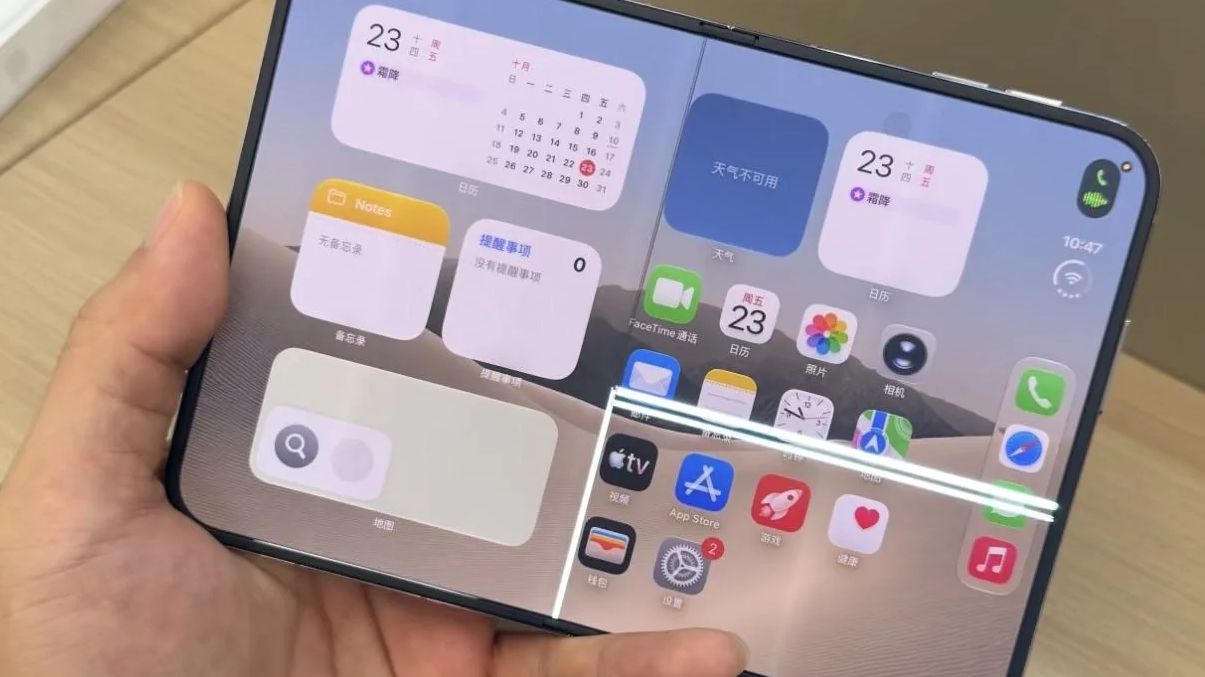 Apple replaces hinge-failed iPhone Duo under warranty after cracks