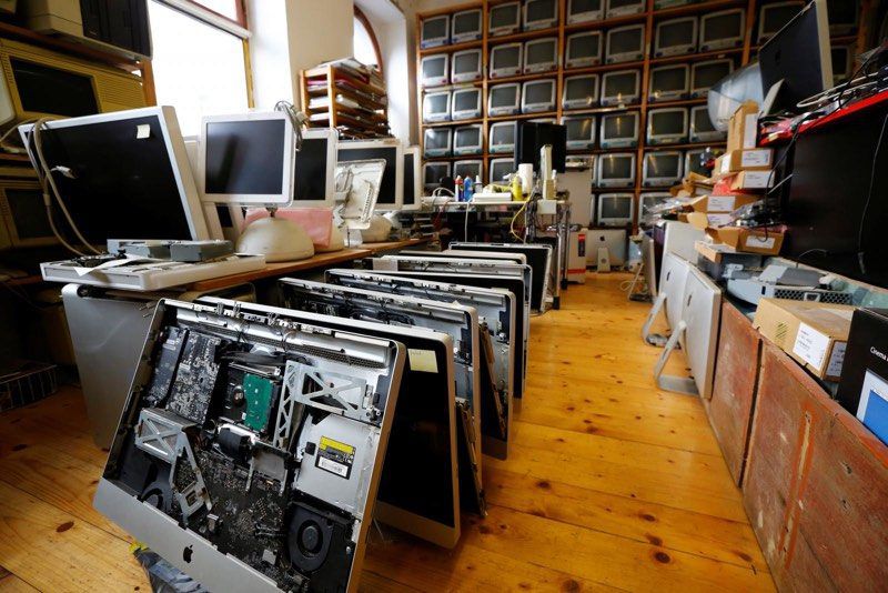 Huge Collection of Apple Computers Up for Sale as Longtime Austrian ...